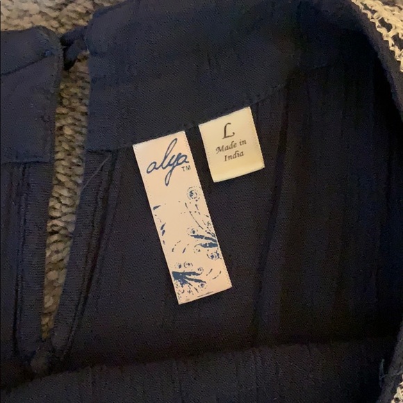 Shirt - Picture 3 of 4